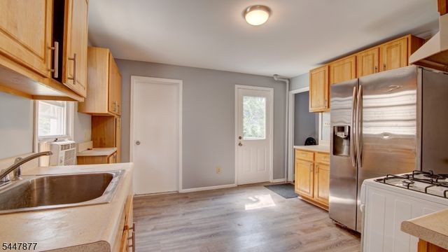 195 Pulaski Ave, Sayreville Boro, NJ 08872
