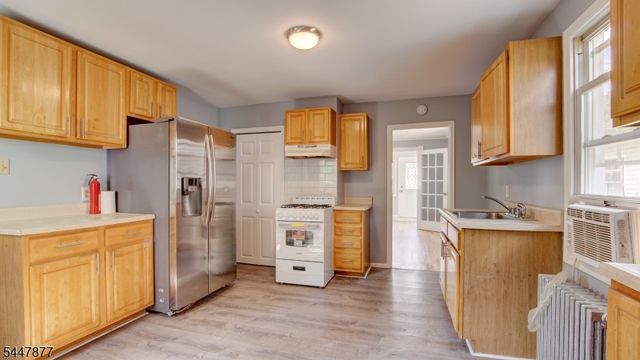 195 Pulaski Ave, Sayreville Boro, NJ 08872