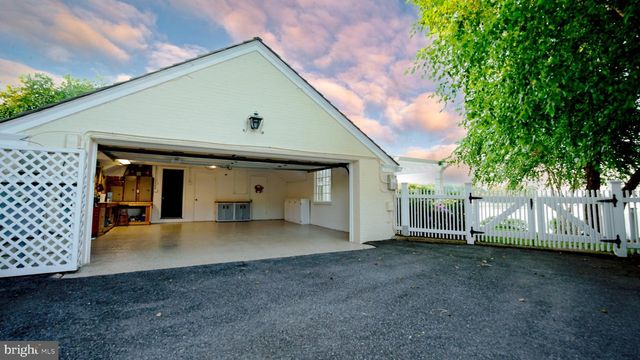 1052 BENNING RD E, Galesville, MD 20765