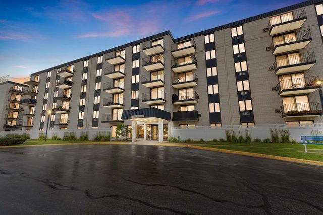 9737 N Fox Glen Drive 2M, Niles, IL 60714