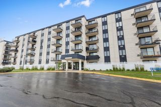 9737 N Fox Glen Drive 2M, Niles, IL 60714