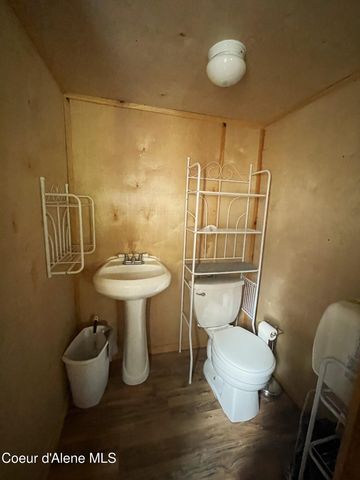 2447 Turner Hill Rd, Bonners Ferry, ID 83805