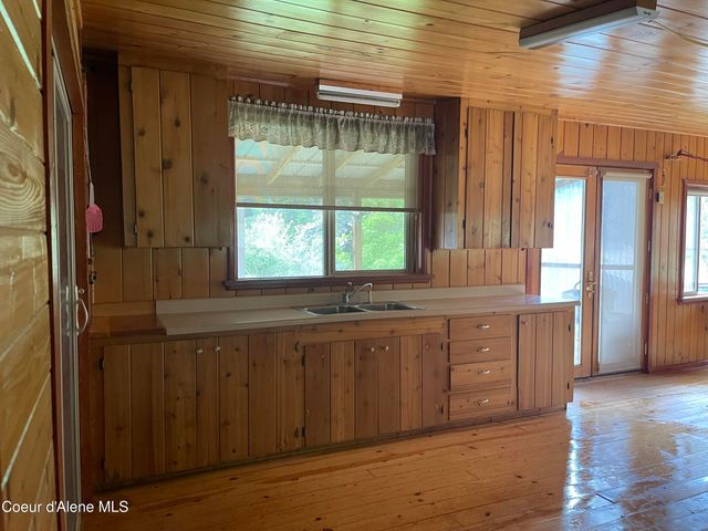 2447 Turner Hill Rd, Bonners Ferry, ID 83805
