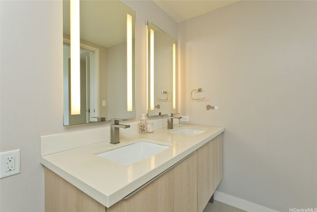 888 Kapiolani Boulevard 3502, Honolulu, HI 96813