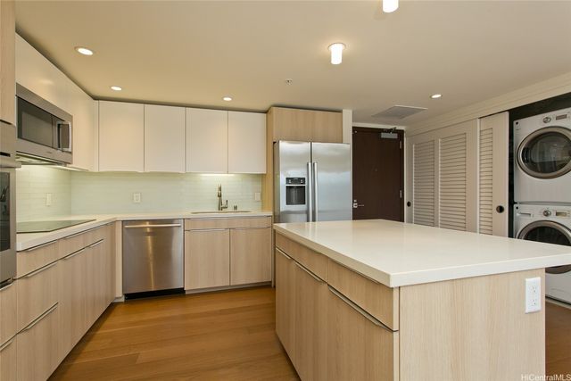 888 Kapiolani Boulevard 3502, Honolulu, HI 96813