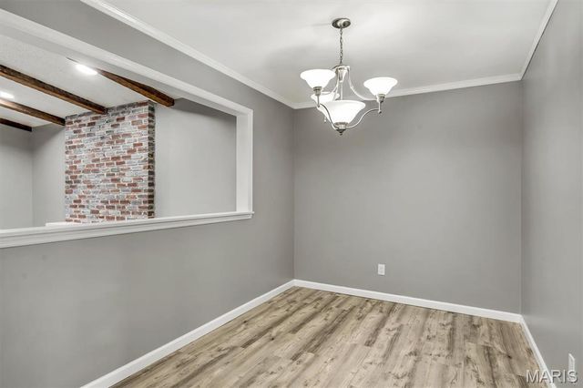 5439 Valleyside Lane, St Louis, MO 63128