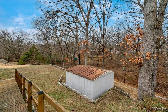 5439 Valleyside Lane, St Louis, MO 63128