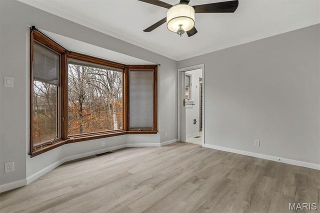 5439 Valleyside Lane, St Louis, MO 63128