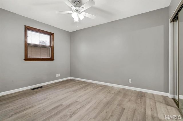 5439 Valleyside Lane, St Louis, MO 63128