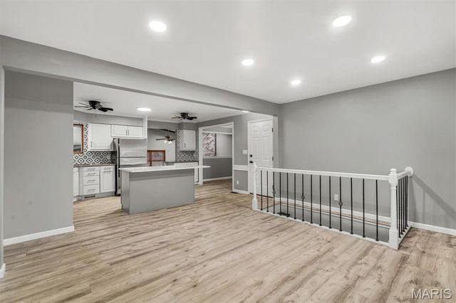 5439 Valleyside Lane, St Louis, MO 63128