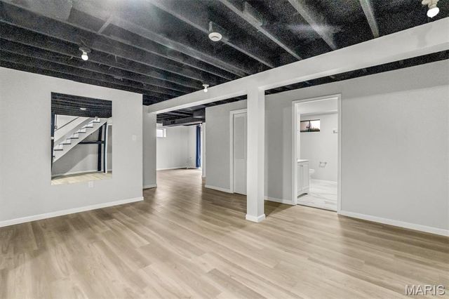 5439 Valleyside Lane, St Louis, MO 63128