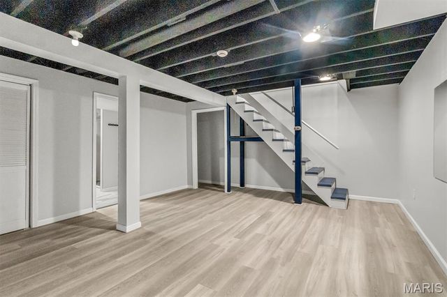 5439 Valleyside Lane, St Louis, MO 63128