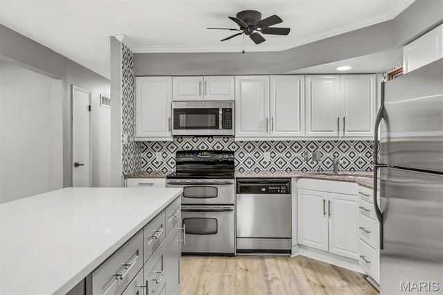 5439 Valleyside Lane, St Louis, MO 63128