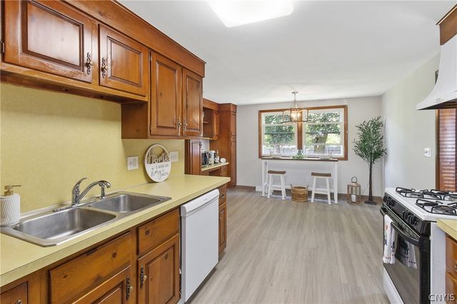 109 Bury Drive, Geddes, NY 13209