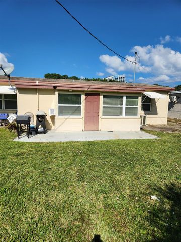 65 W 34th Street B, Riviera Beach, FL 33404