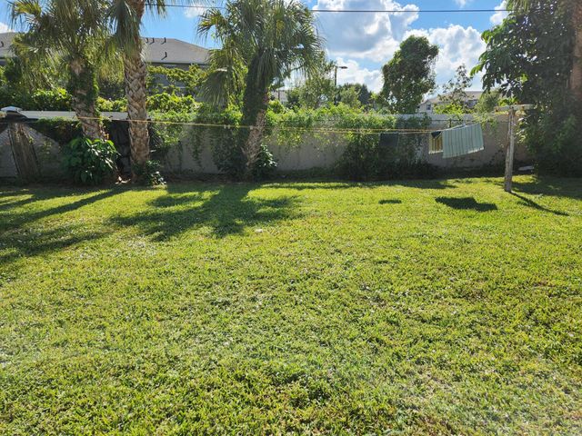 65 W 34th Street B, Riviera Beach, FL 33404