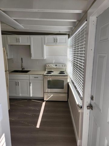 65 W 34th Street B, Riviera Beach, FL 33404