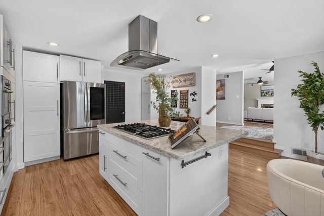1185 Weber Way, Sacramento, CA 95822