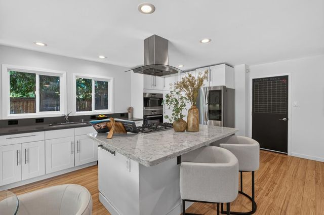 1185 Weber Way, Sacramento, CA 95822