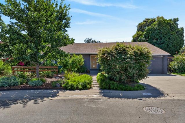 1185 Weber Way, Sacramento, CA 95822