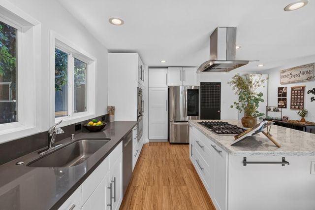 1185 Weber Way, Sacramento, CA 95822