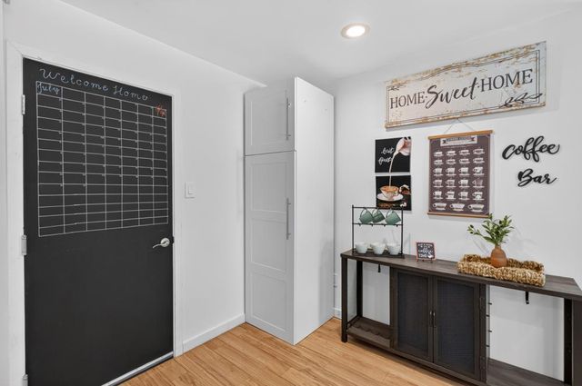 1185 Weber Way, Sacramento, CA 95822