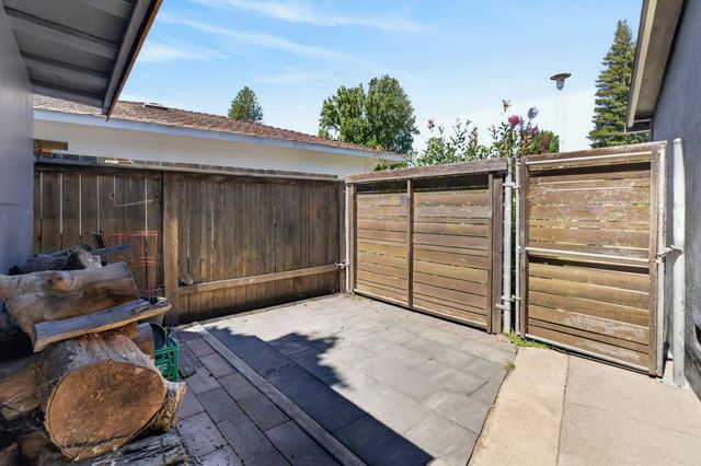 1185 Weber Way, Sacramento, CA 95822