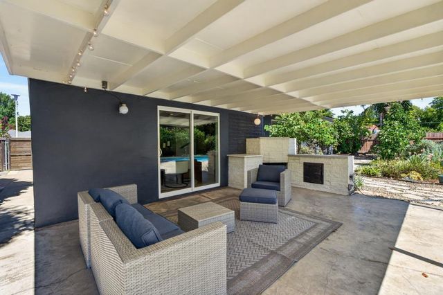 1185 Weber Way, Sacramento, CA 95822