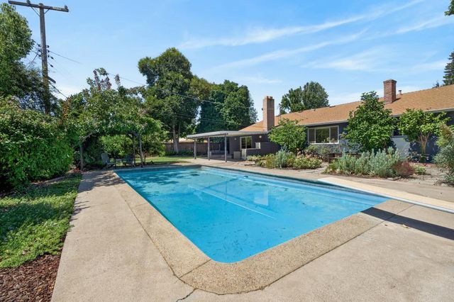1185 Weber Way, Sacramento, CA 95822
