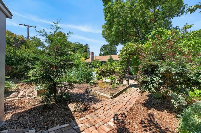 1185 Weber Way, Sacramento, CA 95822