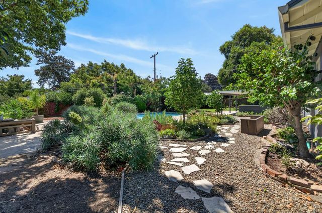 1185 Weber Way, Sacramento, CA 95822