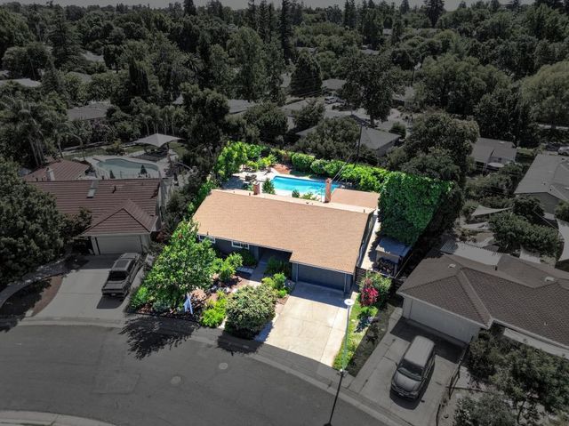1185 Weber Way, Sacramento, CA 95822