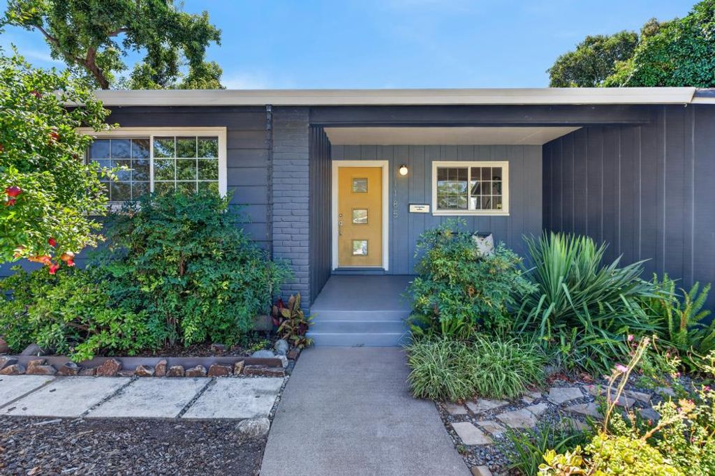 1185 Weber Way, Sacramento, CA 95822