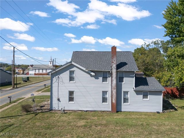 223 Maple Avenue E, Hartville, OH 44632