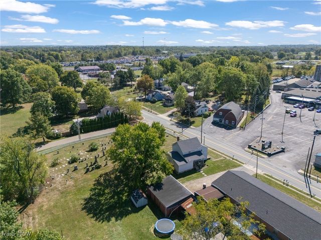 223 Maple Avenue E, Hartville, OH 44632