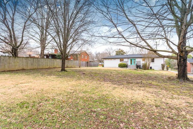 1722 Welcome Ln, Nashville, TN 37216