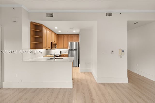70 Isle Of Venice Dr 102, Fort Lauderdale, FL 33301