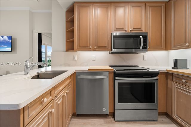 70 Isle Of Venice Dr 102, Fort Lauderdale, FL 33301