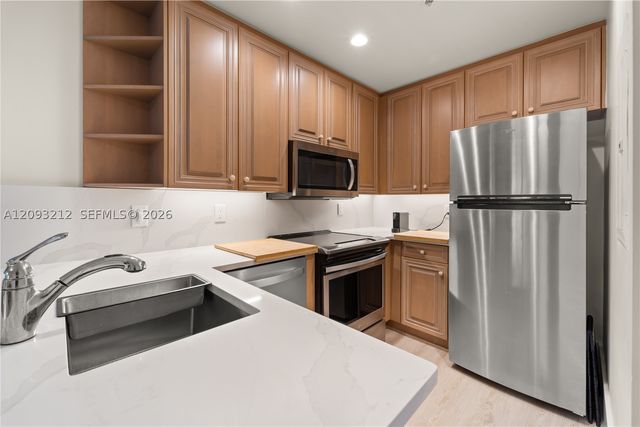 70 Isle Of Venice Dr 102, Fort Lauderdale, FL 33301