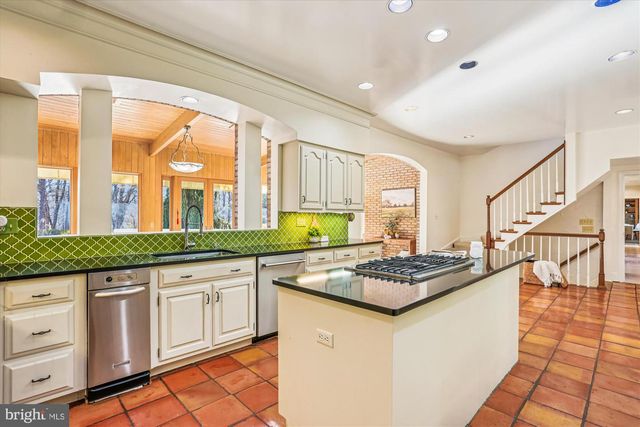 9939 BENTCROSS DR, Potomac, MD 20854