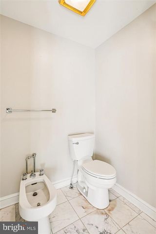 9939 BENTCROSS DR, Potomac, MD 20854