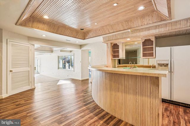 9939 BENTCROSS DR, Potomac, MD 20854