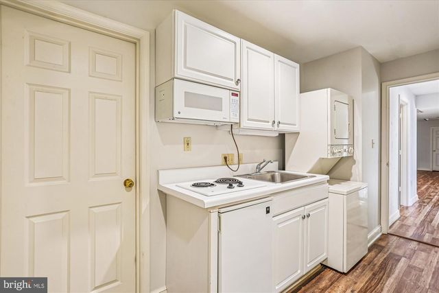 9939 BENTCROSS DR, Potomac, MD 20854