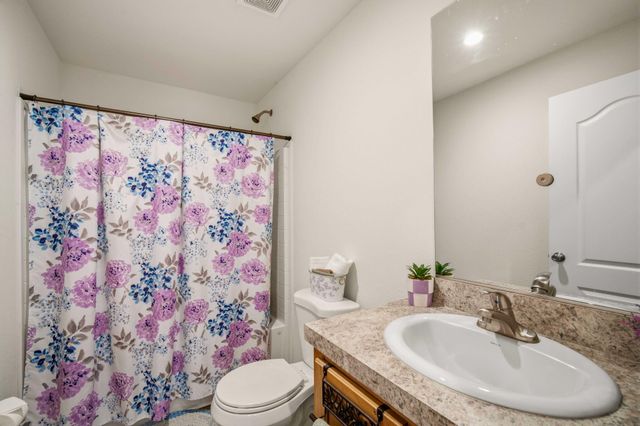 12411 Larchwood Drive, La Pine, OR 97739
