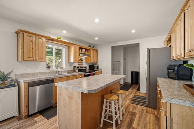12411 Larchwood Drive, La Pine, OR 97739