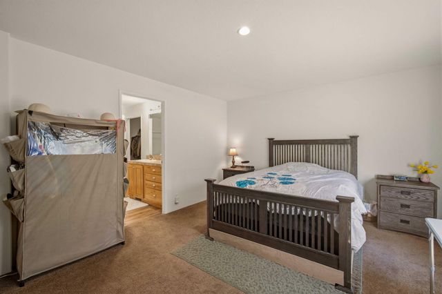 12411 Larchwood Drive, La Pine, OR 97739