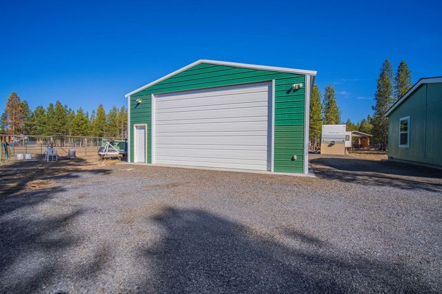 12411 Larchwood Drive, La Pine, OR 97739