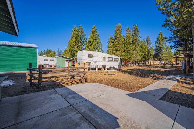 12411 Larchwood Drive, La Pine, OR 97739