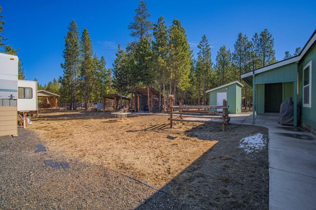 12411 Larchwood Drive, La Pine, OR 97739
