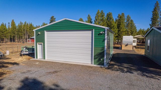 12411 Larchwood Drive, La Pine, OR 97739